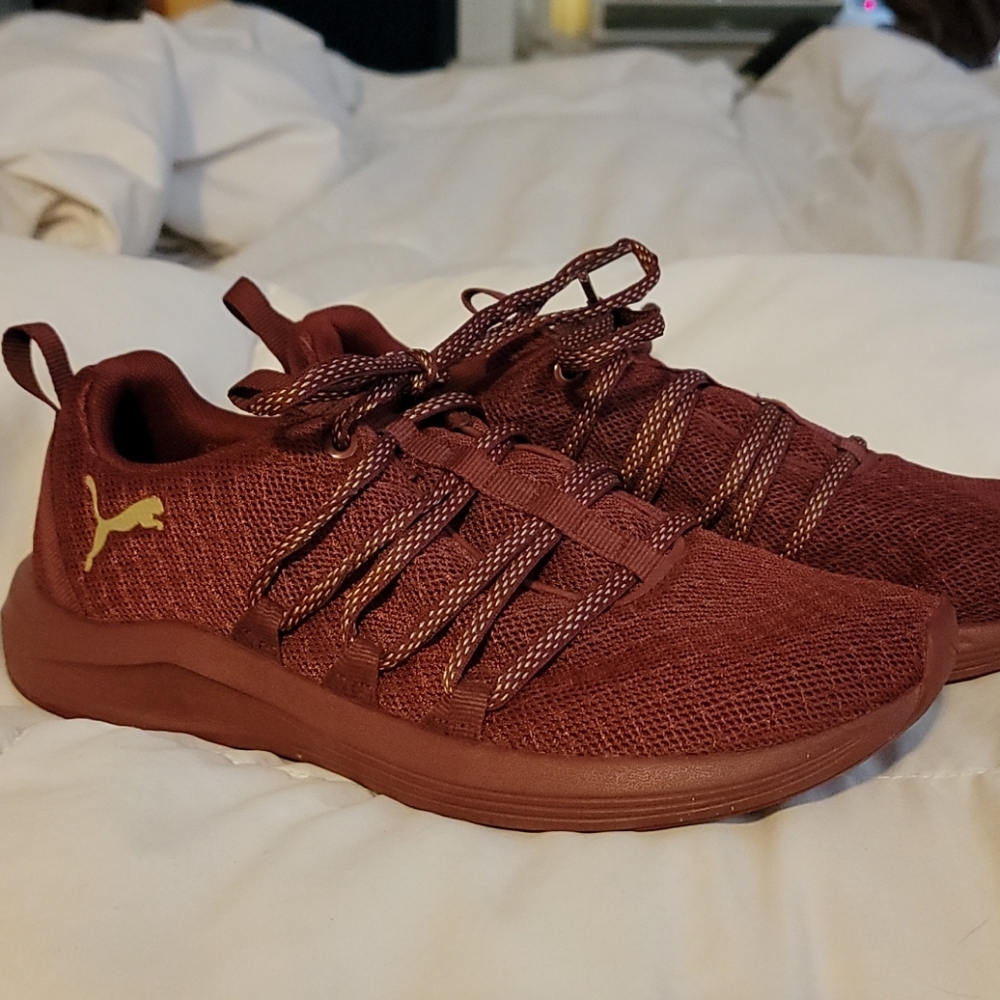 Puma tennis shoes